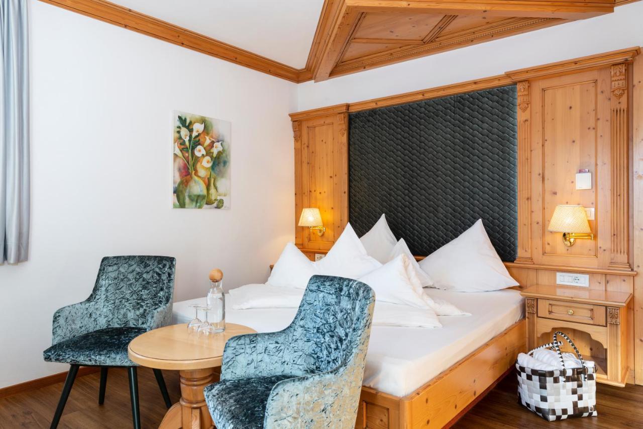 Hotel Schlosswirt Schenna Eksteriør bilde