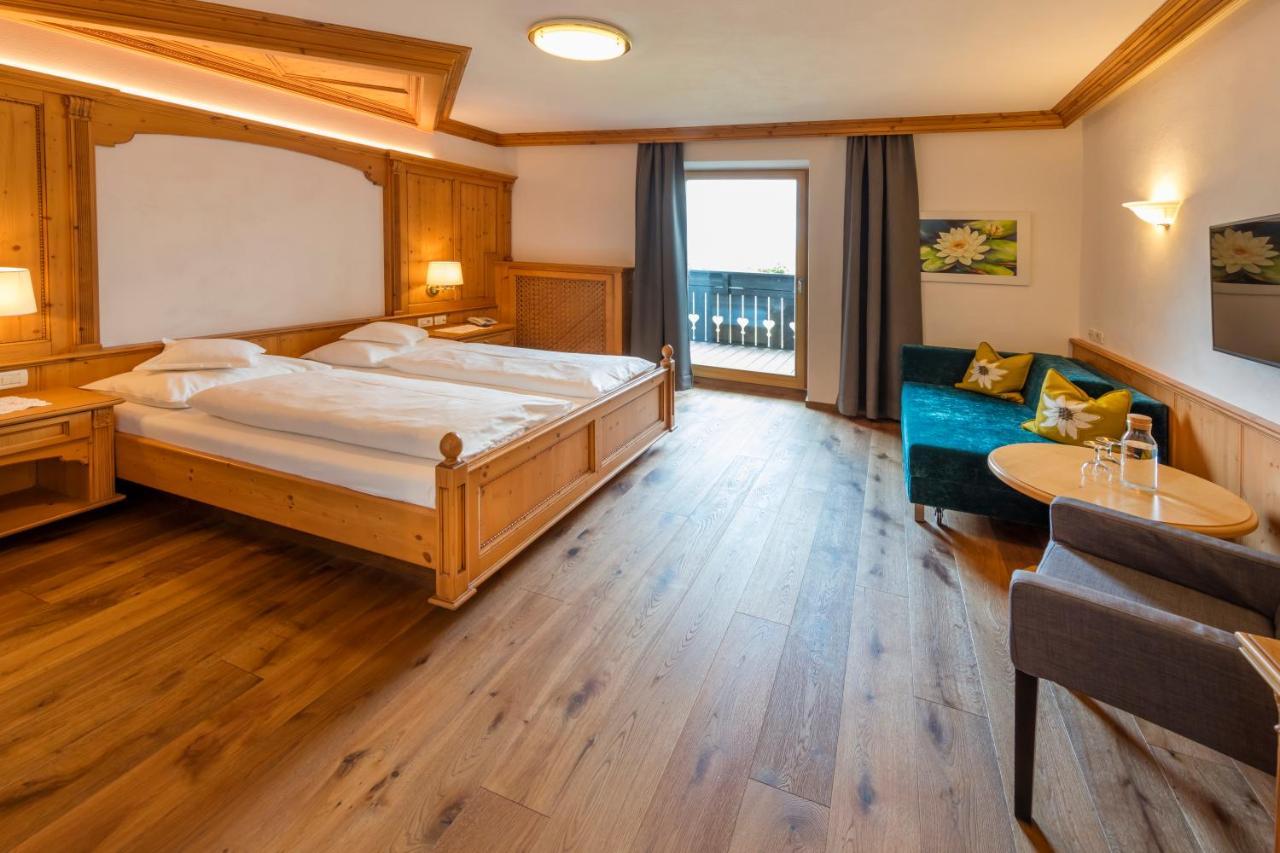 Hotel Schlosswirt Schenna Eksteriør bilde