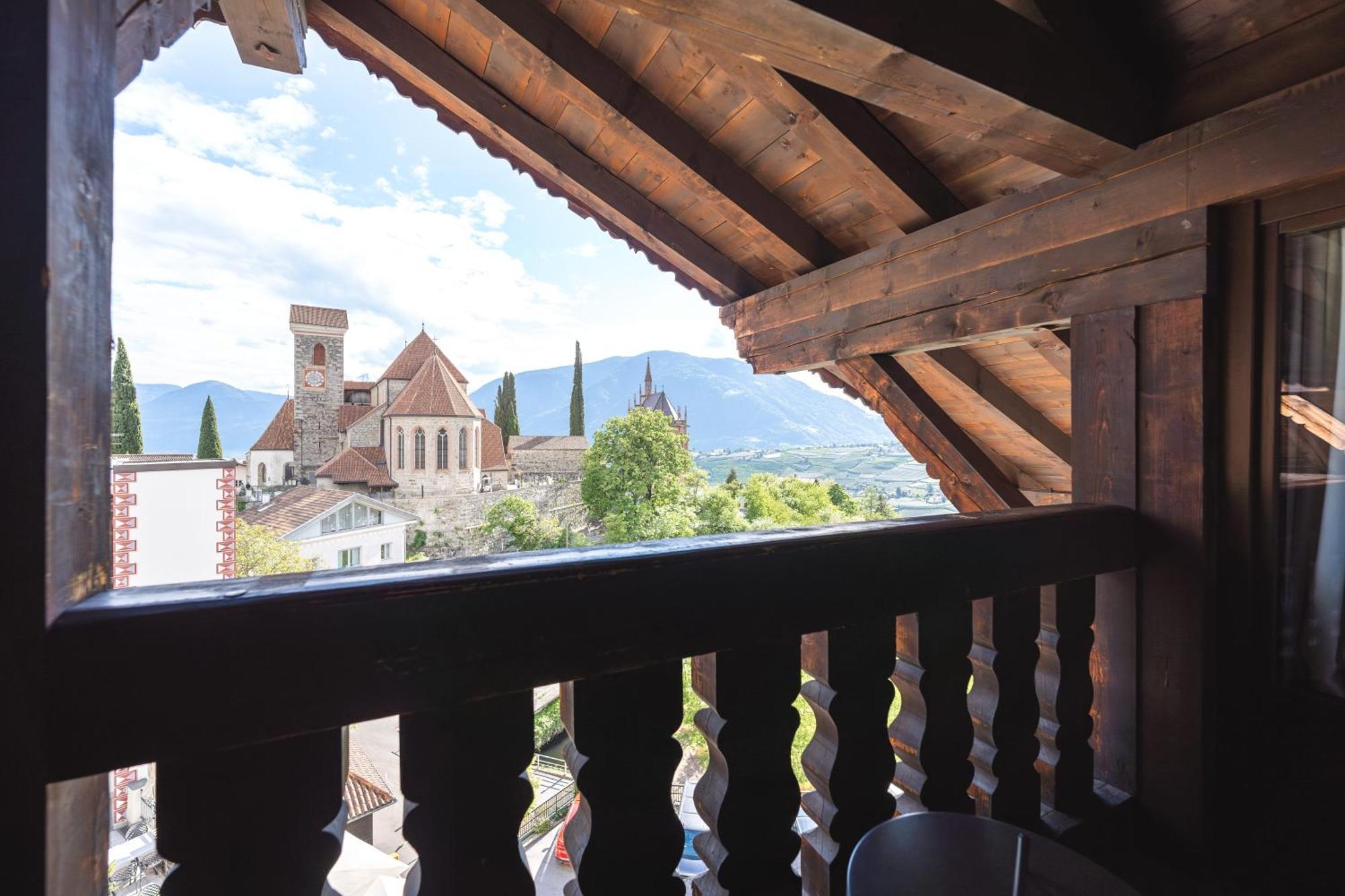 Hotel Schlosswirt Schenna Eksteriør bilde