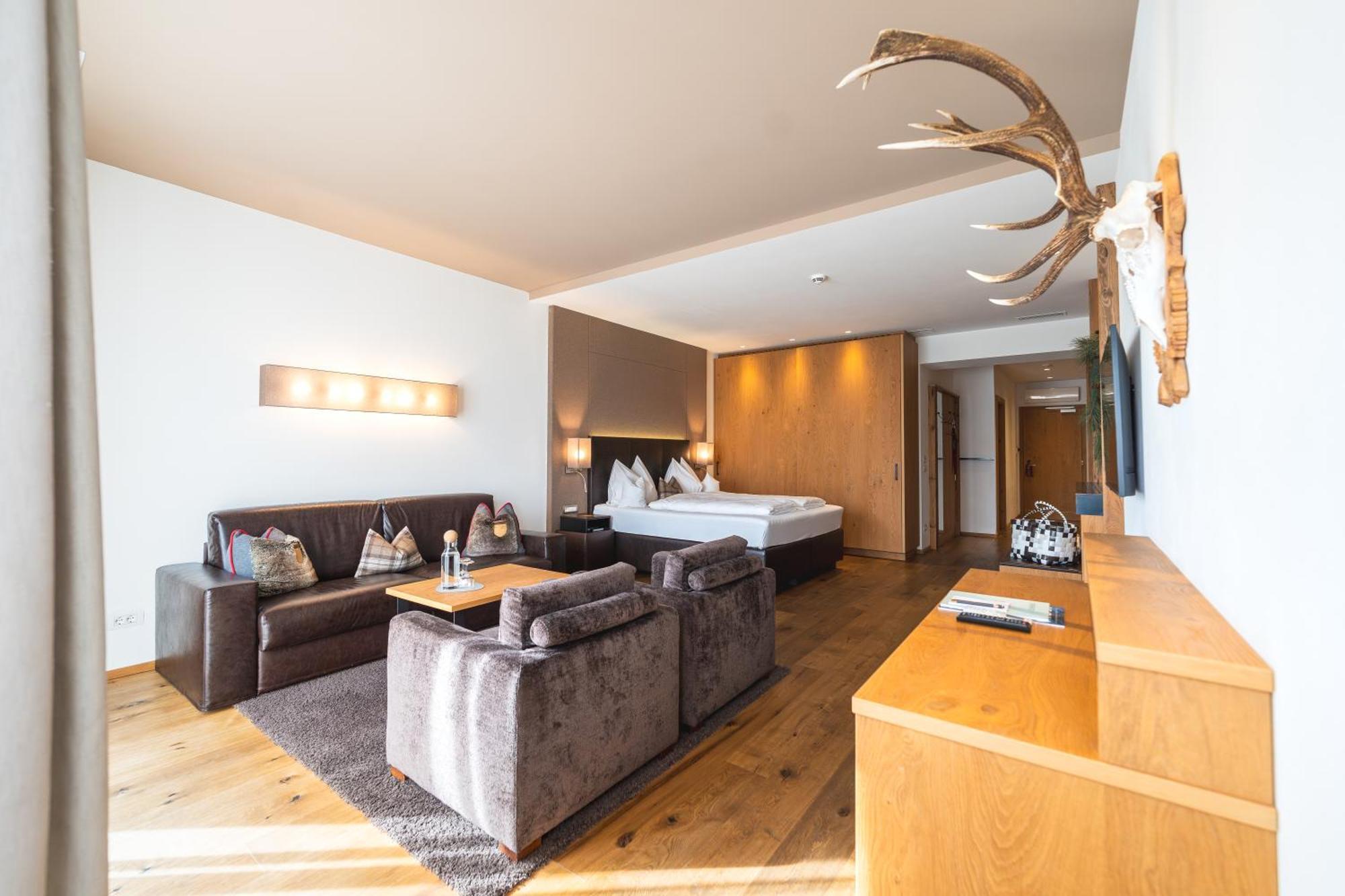 Hotel Schlosswirt Schenna Eksteriør bilde