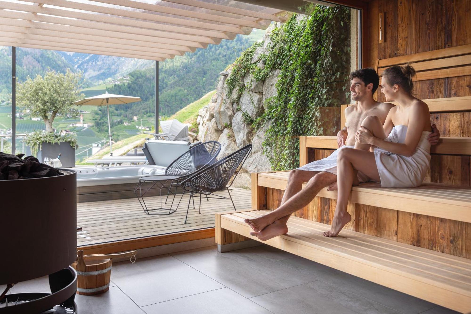 Hotel Schlosswirt Schenna Eksteriør bilde