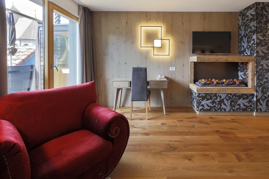 Hotel Schlosswirt Schenna Eksteriør bilde