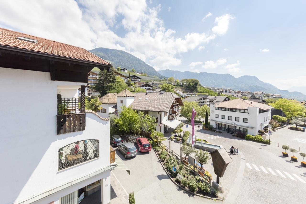Hotel Schlosswirt Schenna Eksteriør bilde