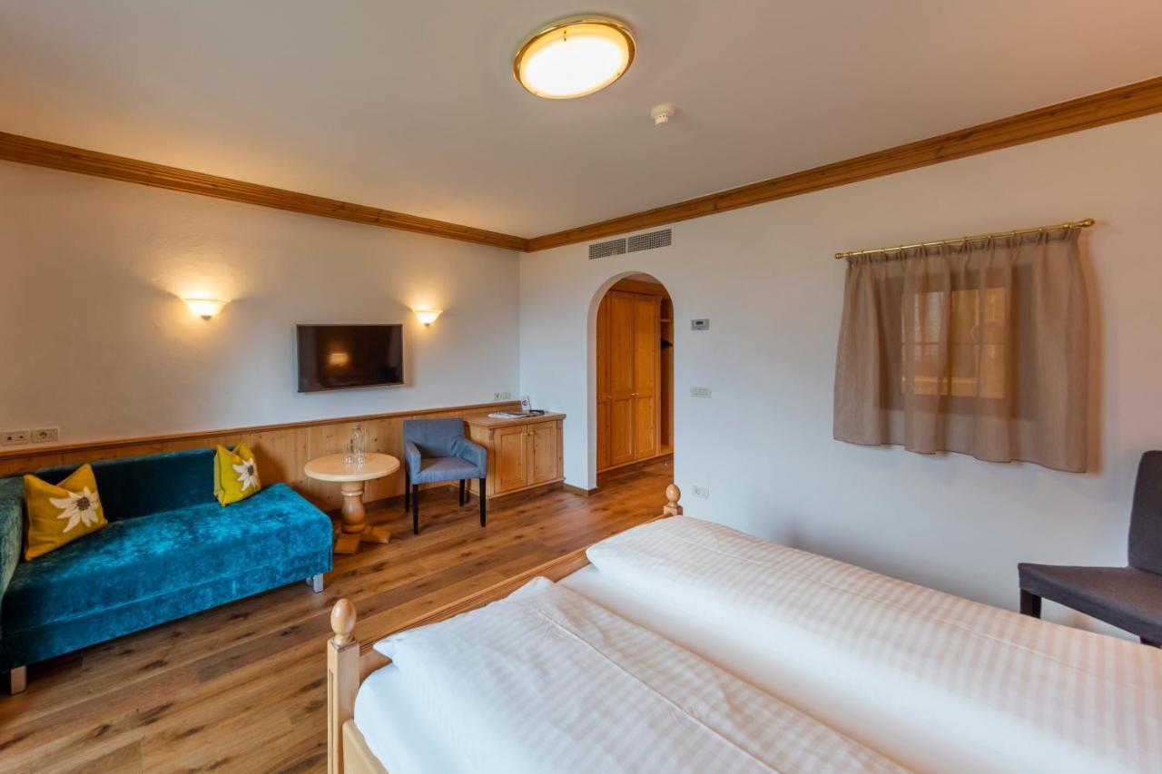 Hotel Schlosswirt Schenna Eksteriør bilde